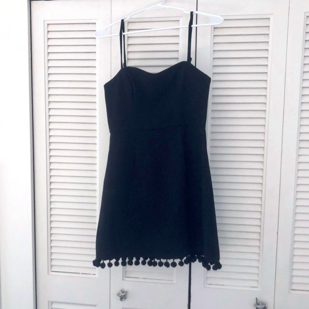 French Connection WHSPR SWT POMPOMS STRP BDY DRS